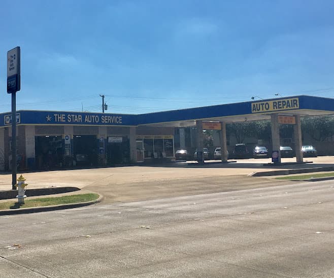 Fachada de The Star Auto Service sobre E Belt Line Road